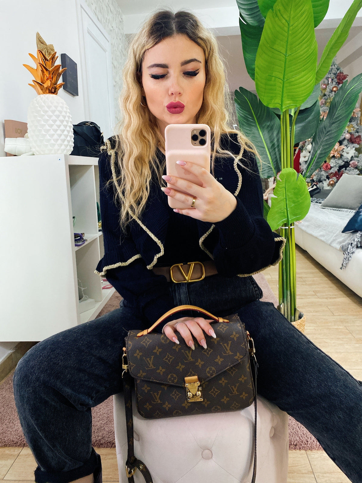 Maglioncino con rouge e dettaglio oro
