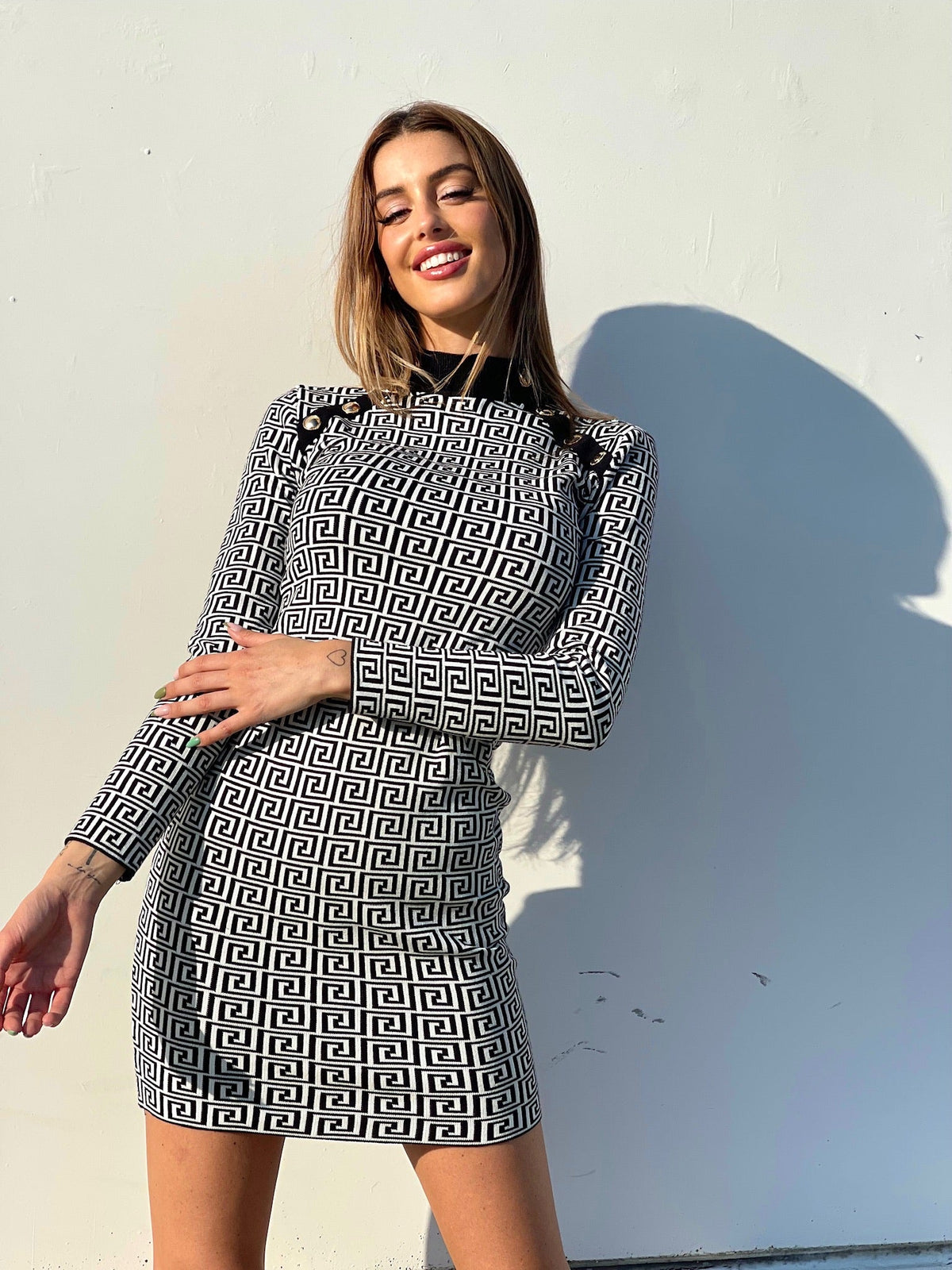 Abito in maglia a fantasia nero e bianco
