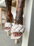 Sandali punta quadrata con trecce beige