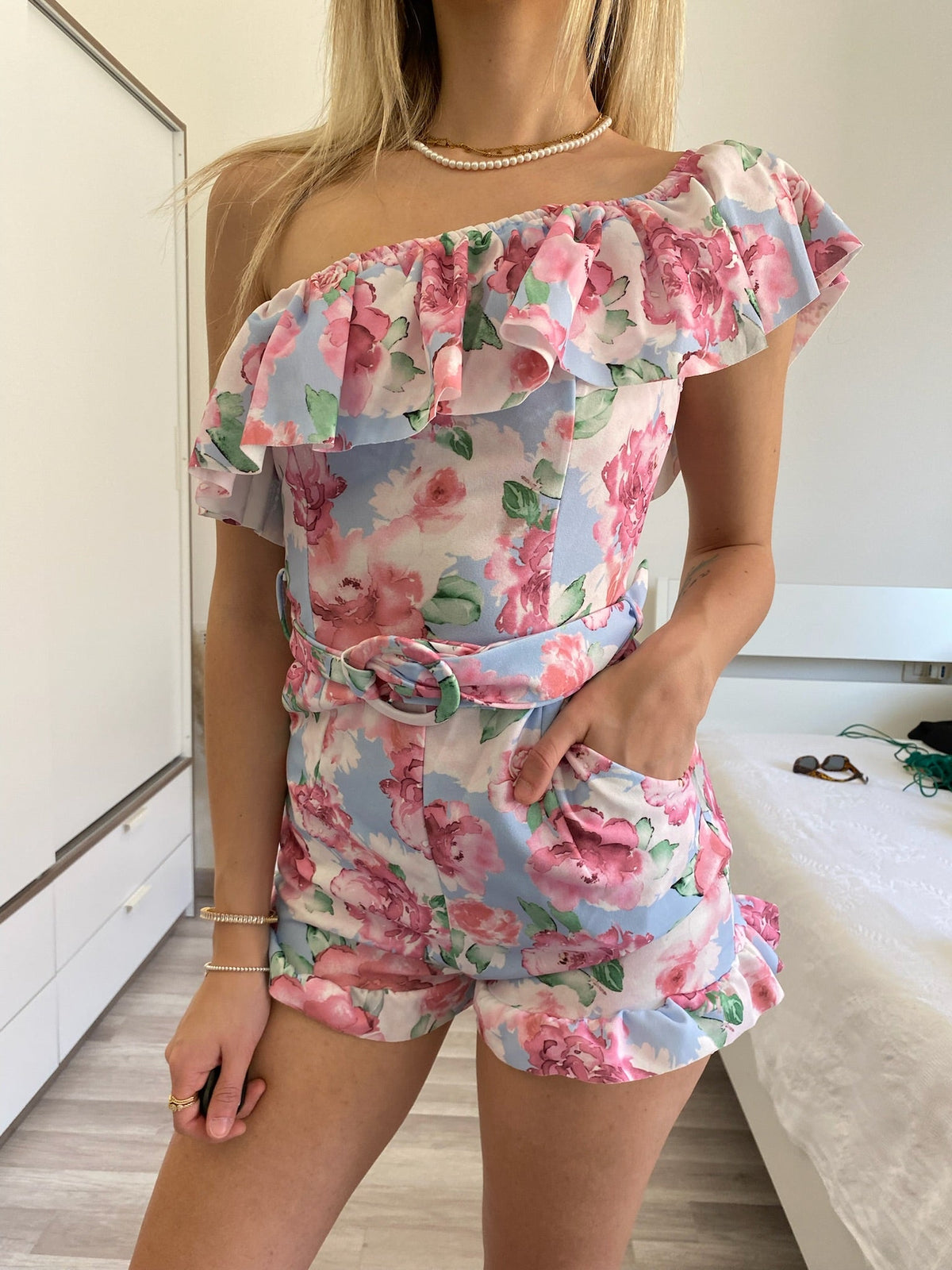 Tuta monospalla fiori rosa