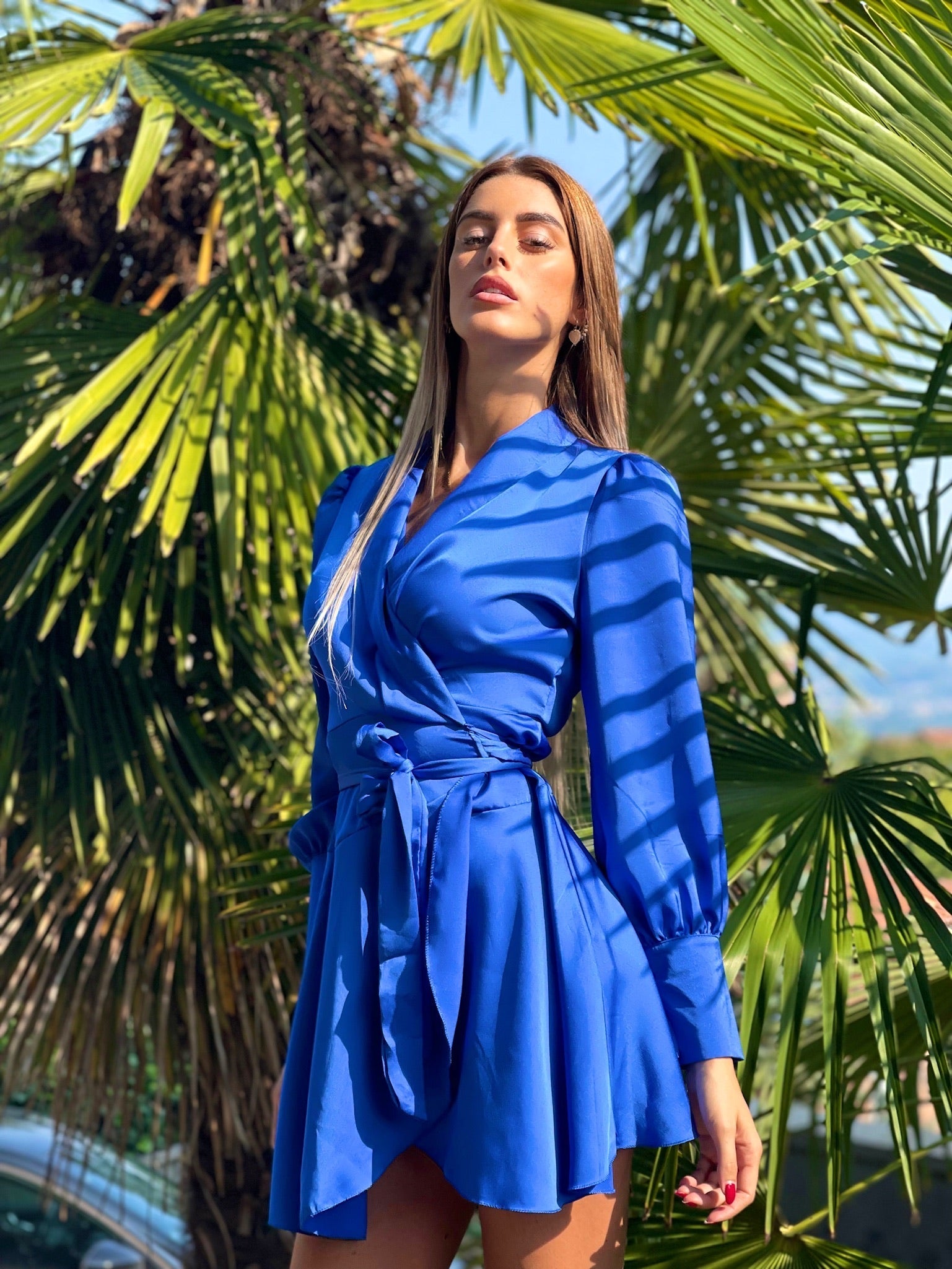 Abito in raso blu elettrico