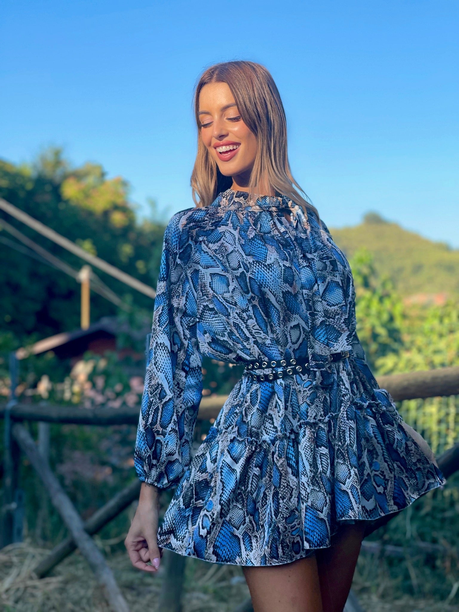 Abito pitonato dettaglio blu