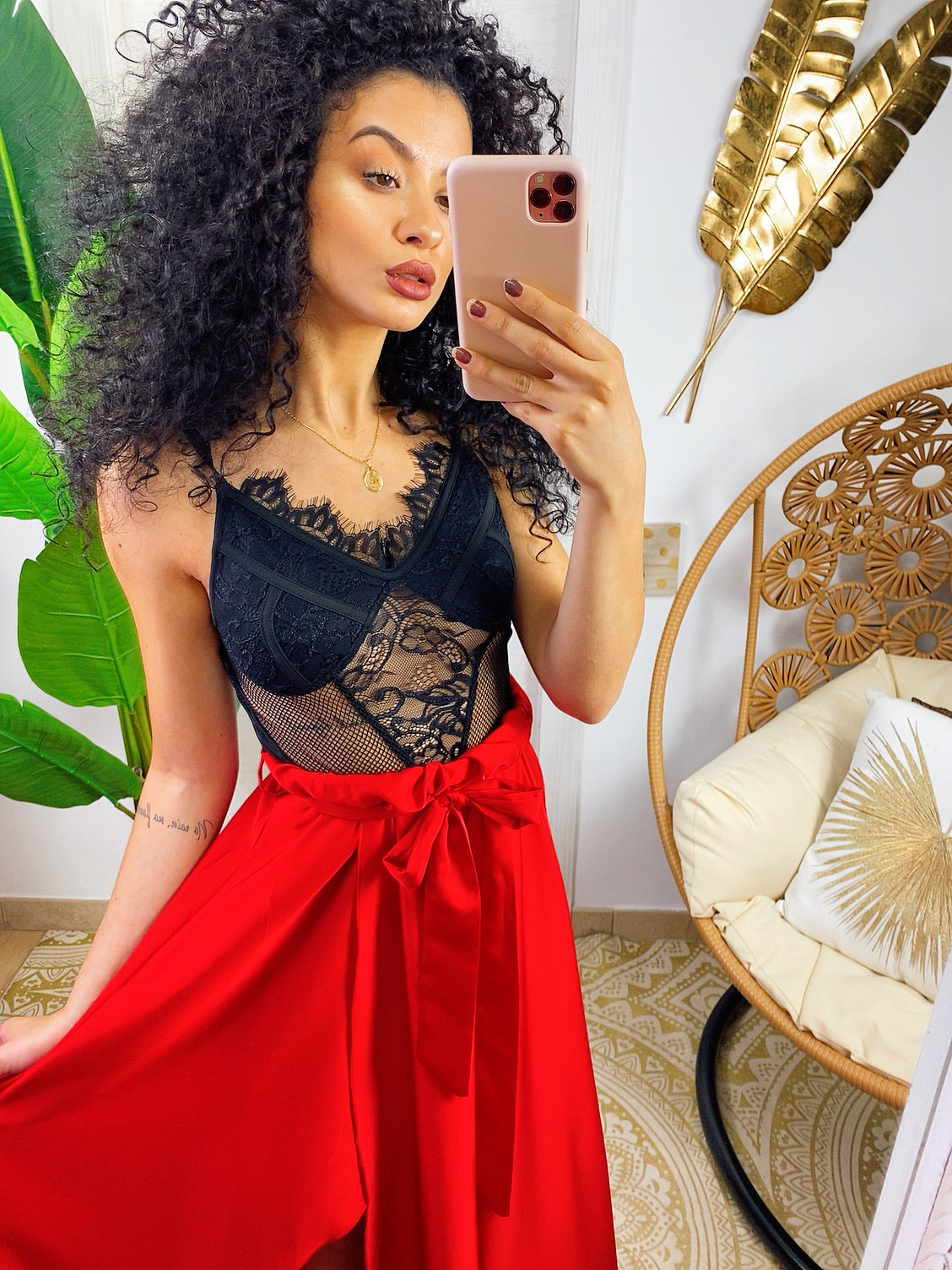 Body in pizzo nero