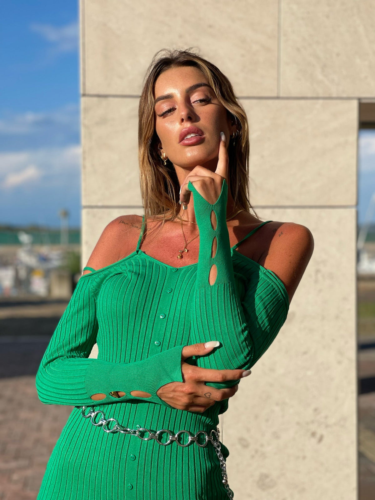 Abito a costine verde con bottoncini