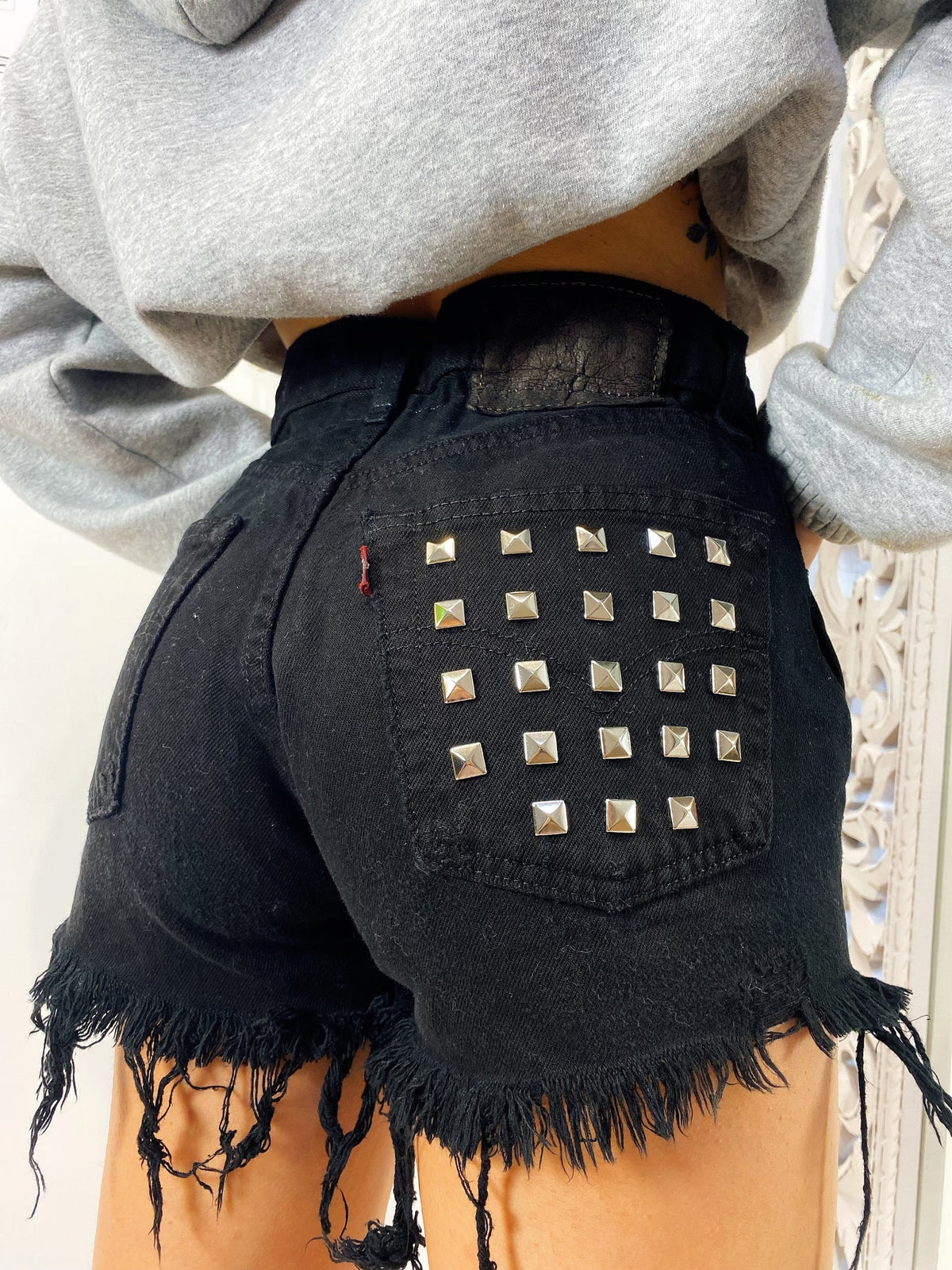 Short Levi’s Vintage nero con borchie