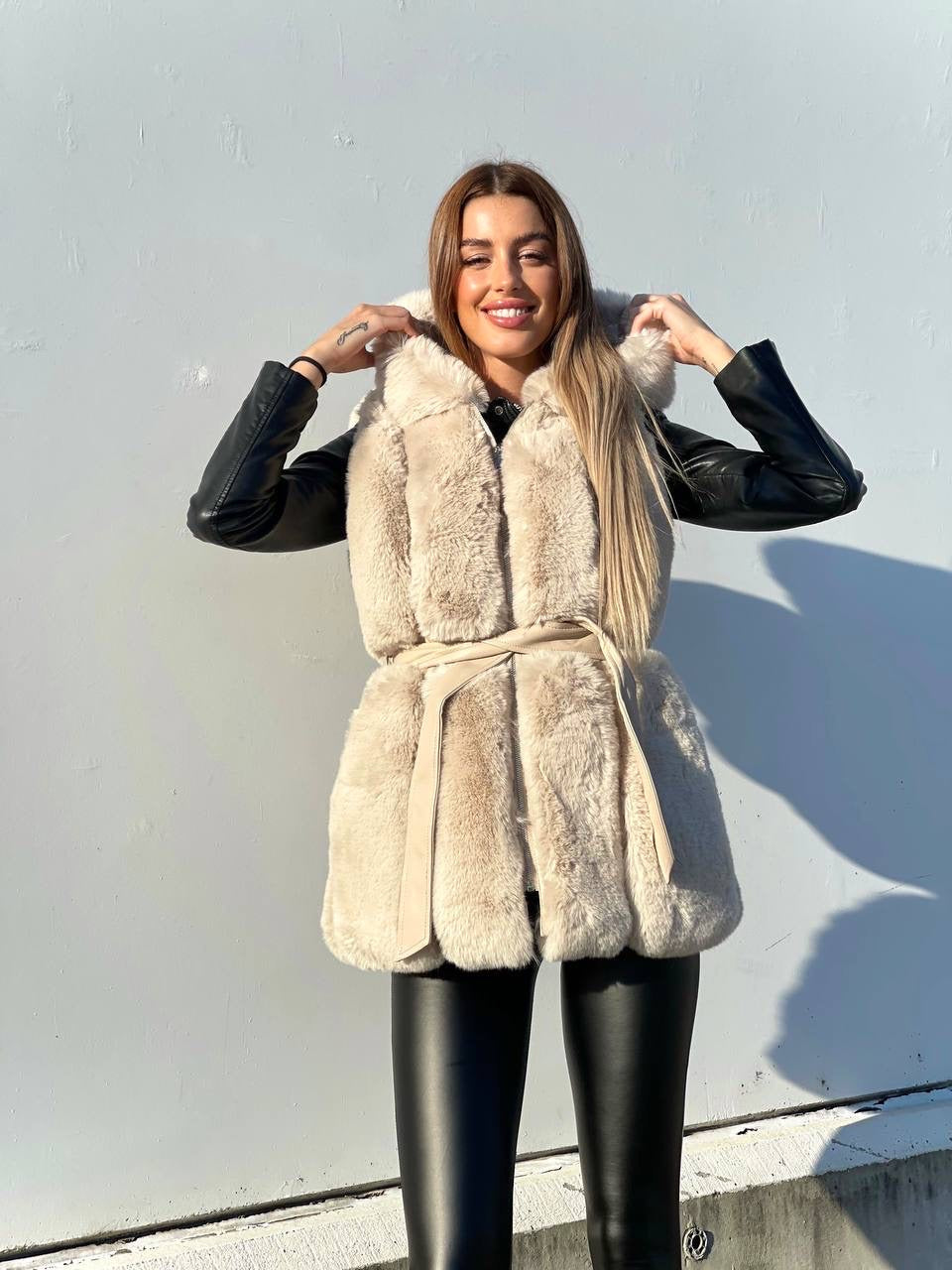Smanicato in eco pelo beige