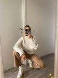 Pull bianco a collo alto