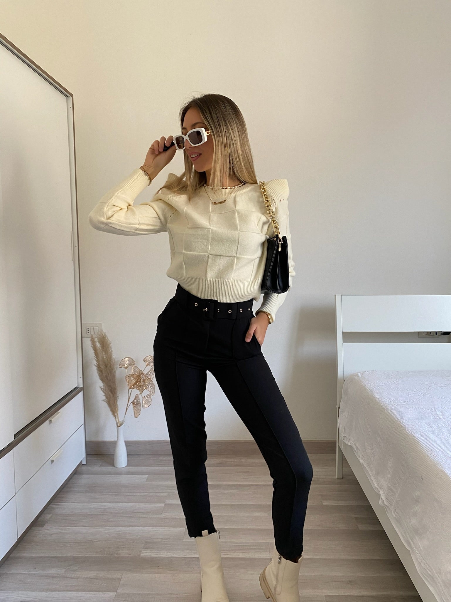Pantalone aderente nero con cintura