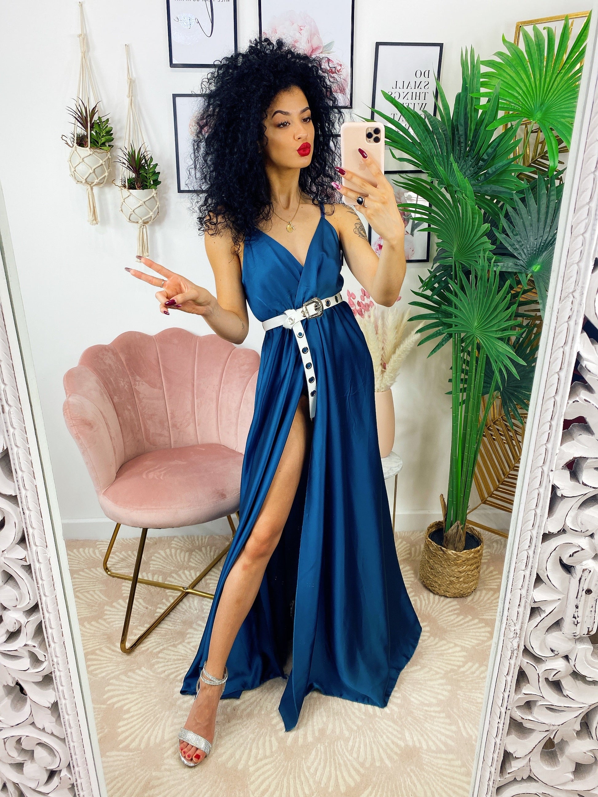 Abito in raso con maxi spacco blu petrolio