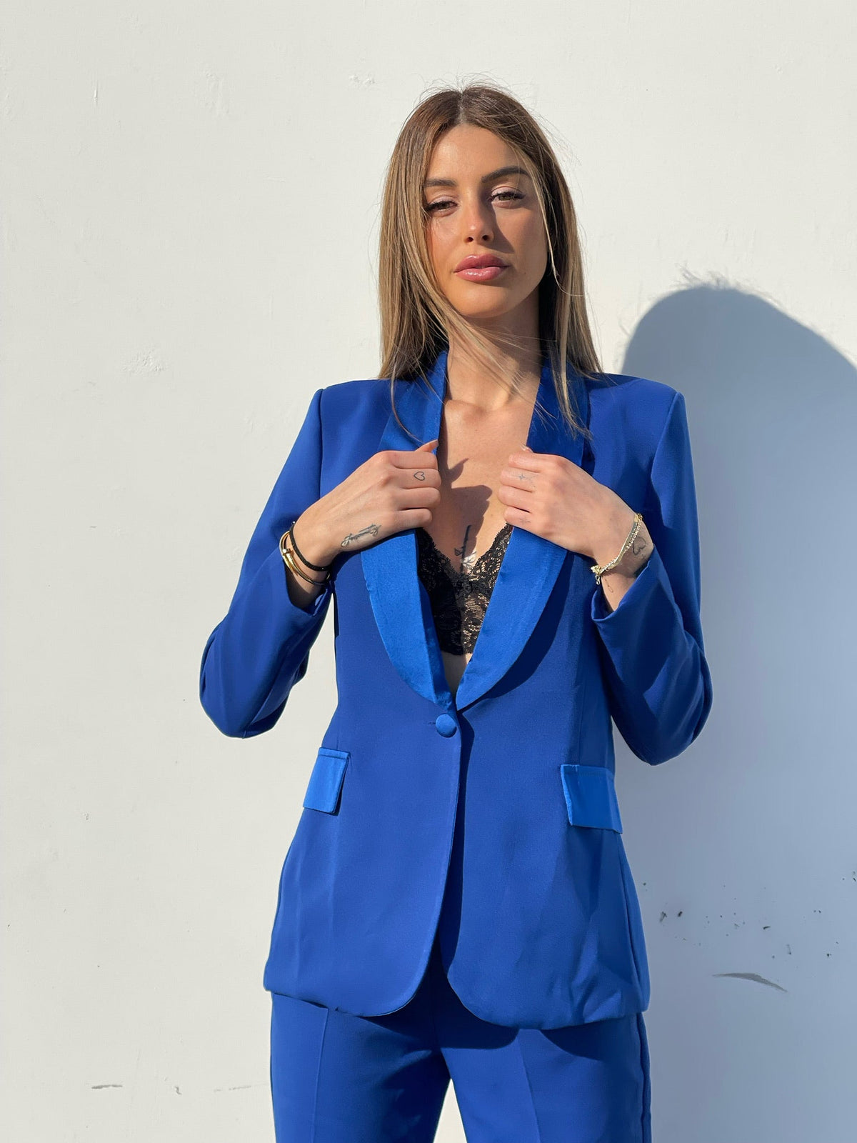 Completo giacca e pantalone blu elettrico