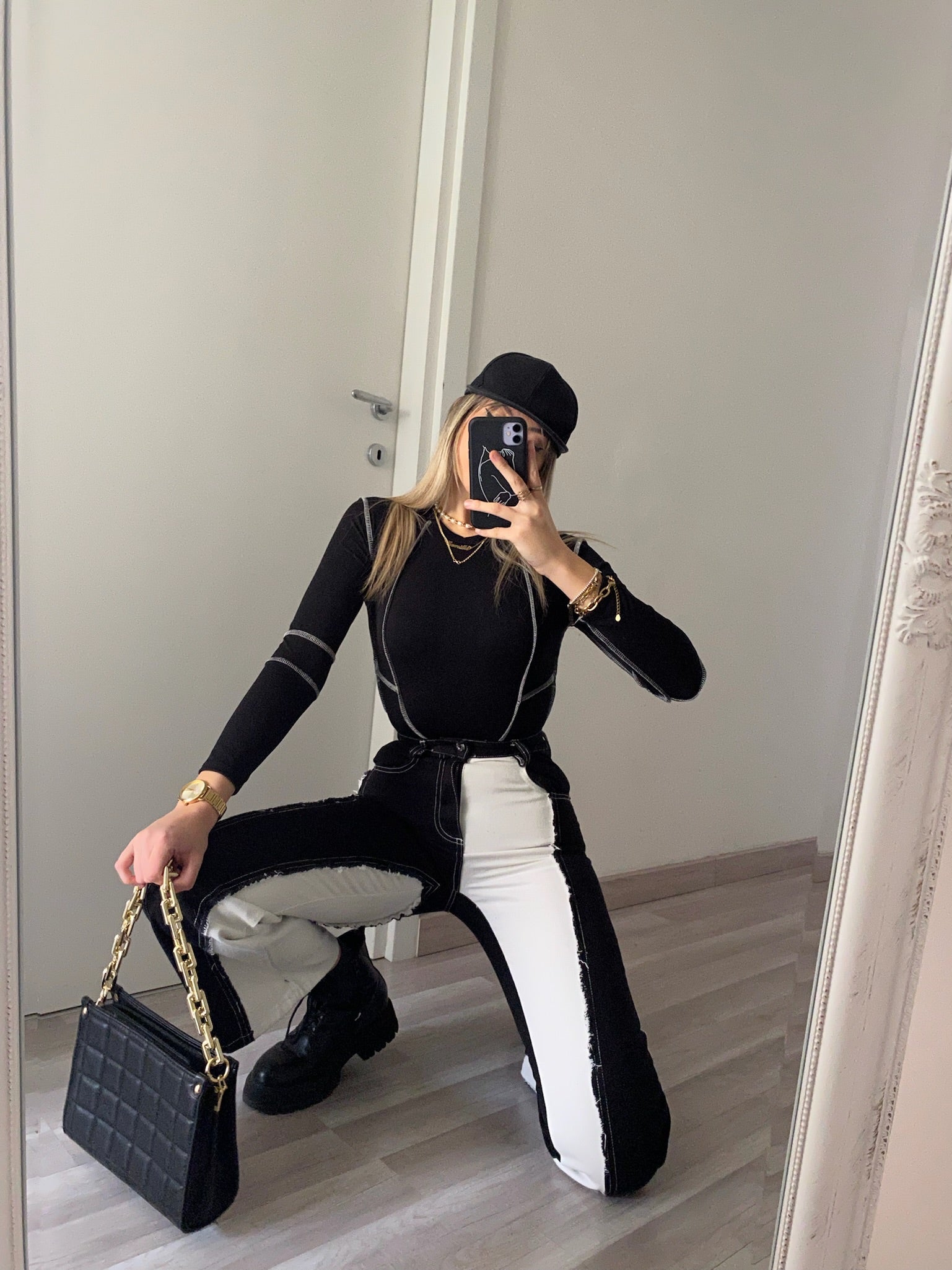 Body cuciture fuori