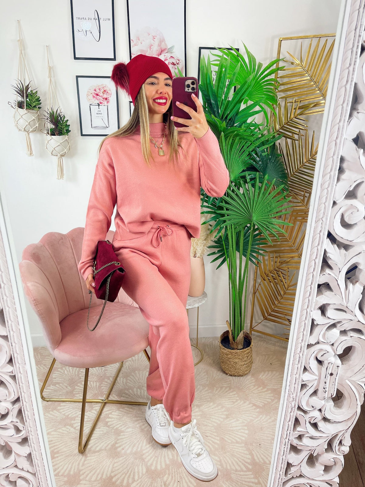 Completo maglia e pantalone rosa