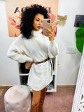 Abito in maglia collo alto bianco