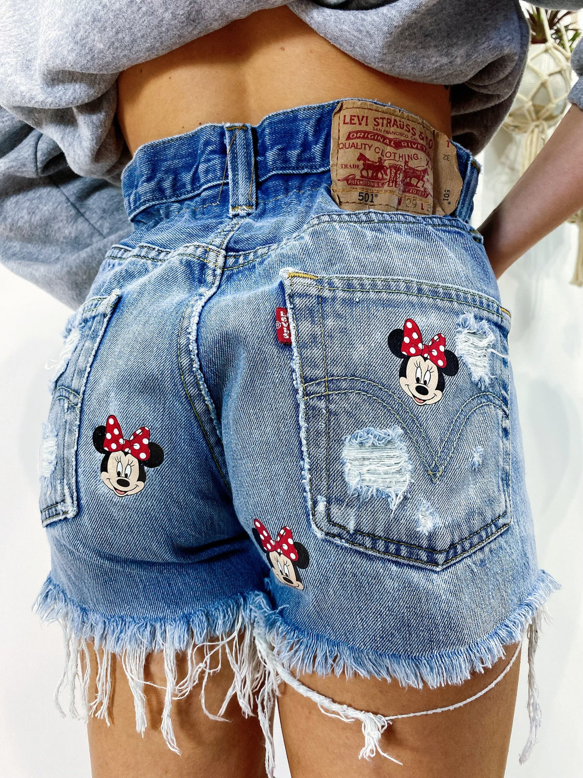 Levi’s Vintage stampa topolina e strappi bagno medio