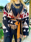 Cardigan corto frange e cinta con cavallo nero