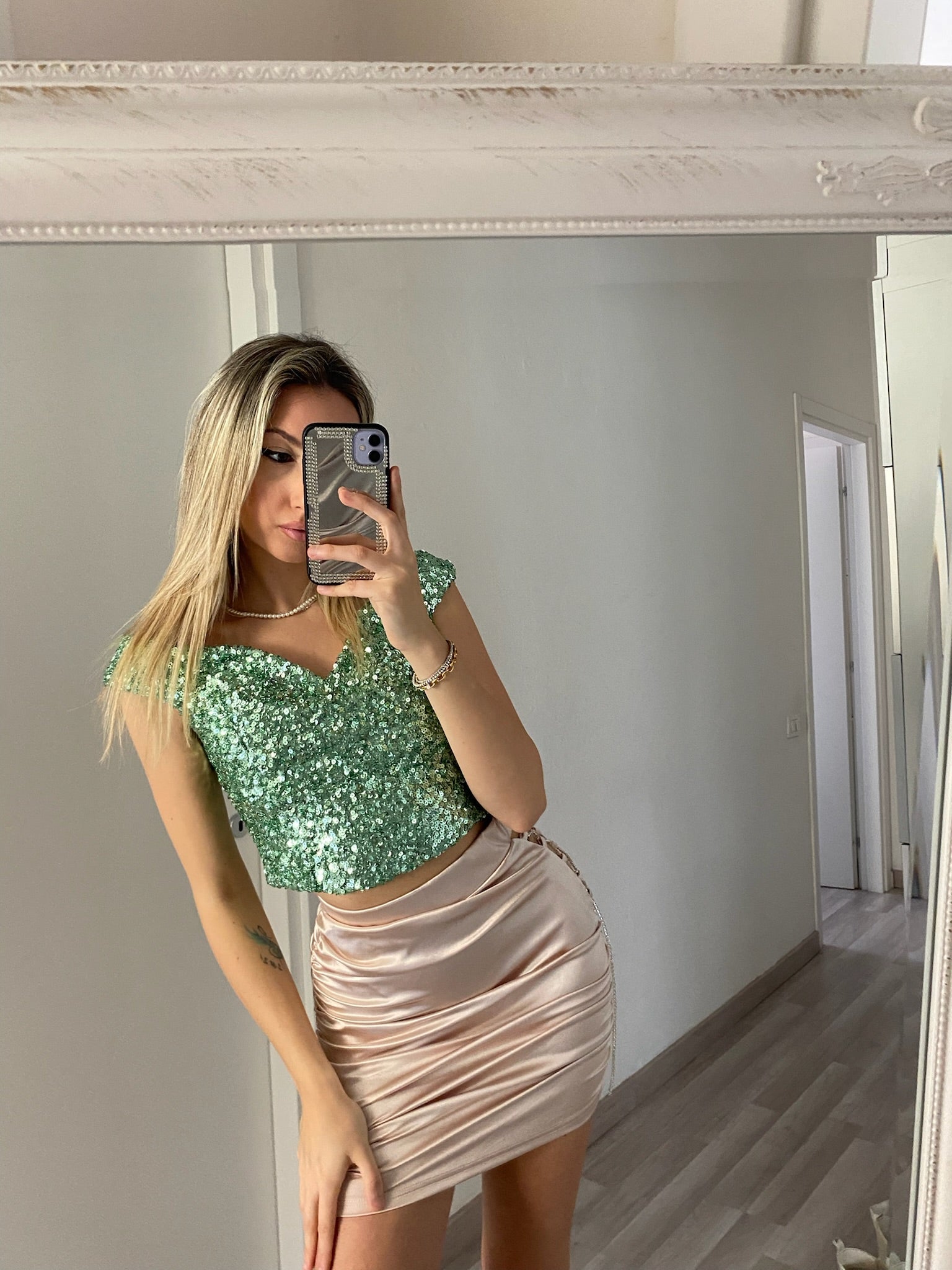 Gonna aderente beige con punto luce