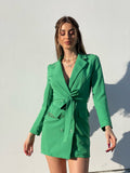 Abito a blazer verde con dettagli oro