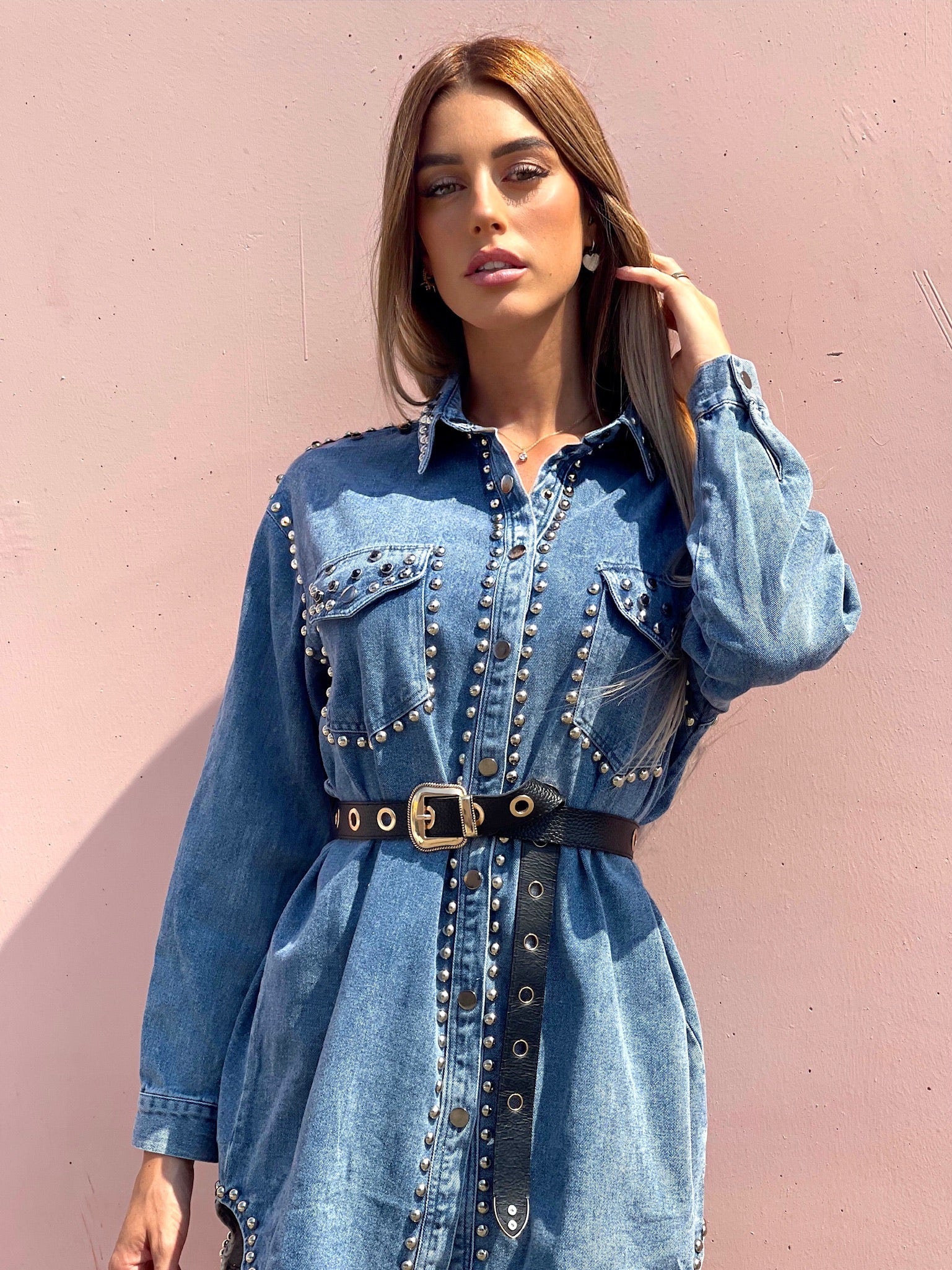 Abito in jeans con borchie