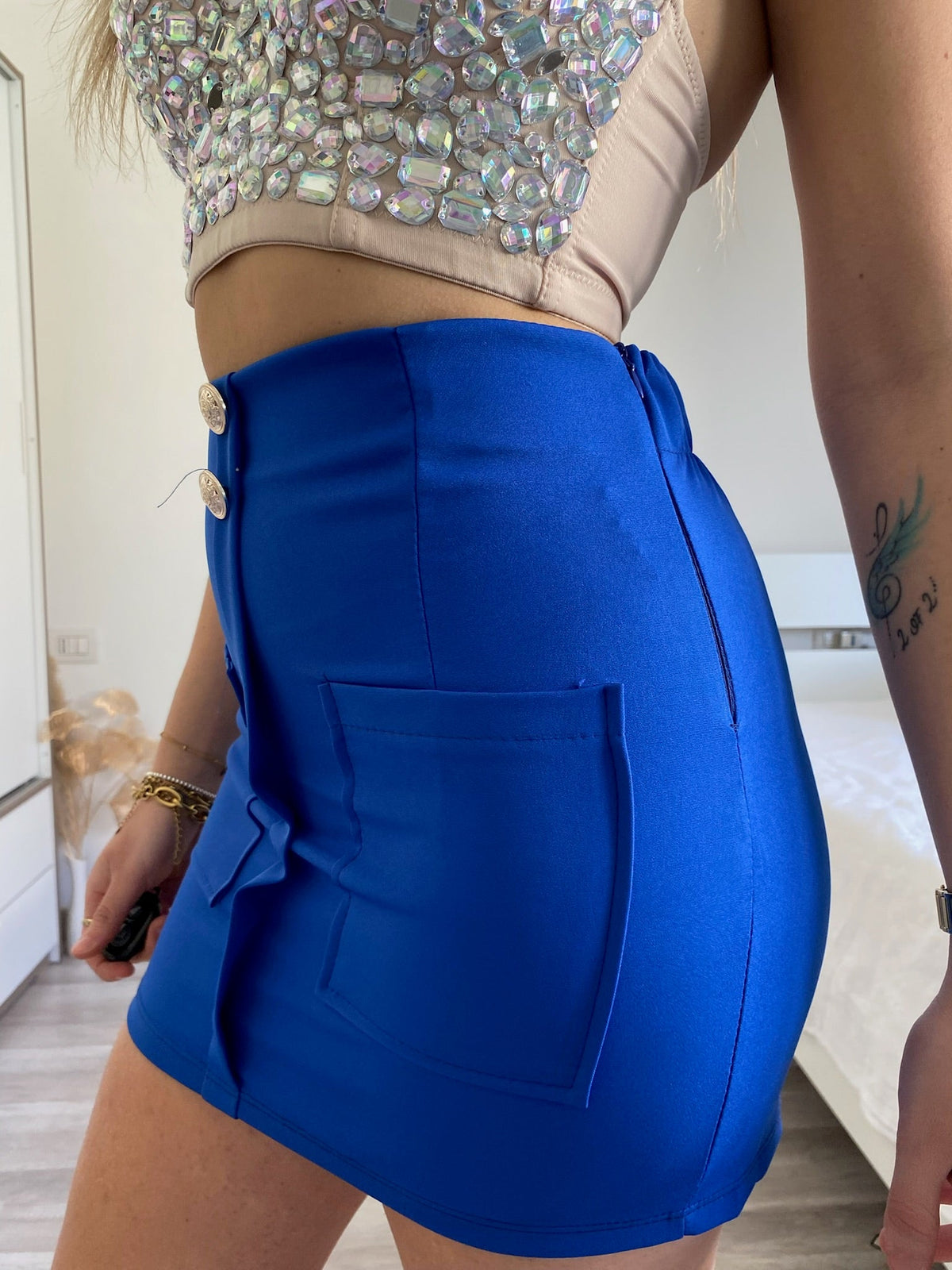 Completo giacca e gonna bottoni oro blu