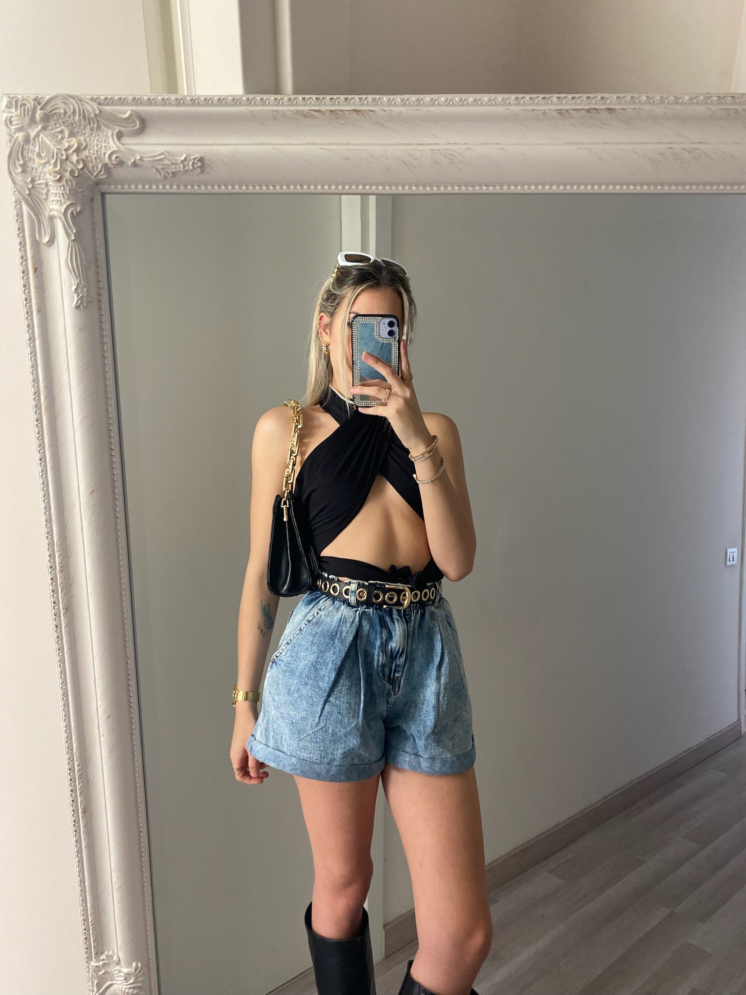 Top a fascia nero