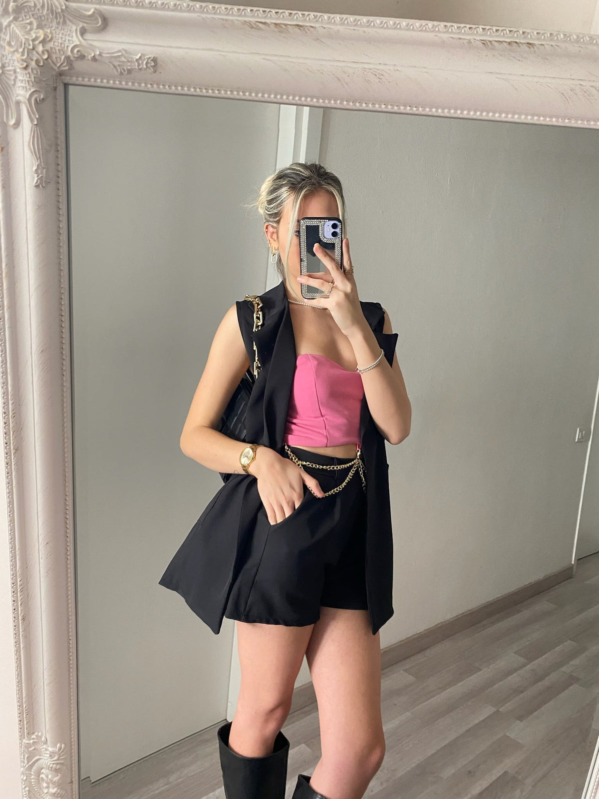 Top rosa con catene oro