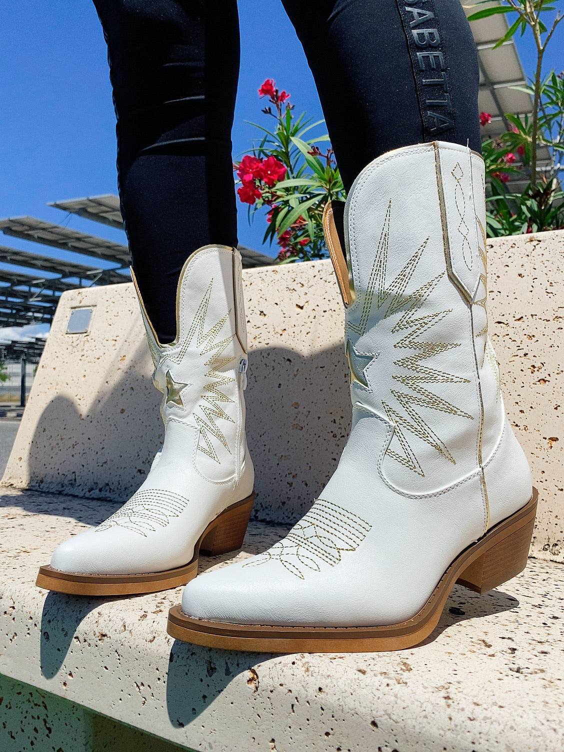 Texano bianco con stella oro