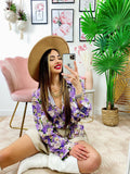Camicia floreale con borsetta lilla