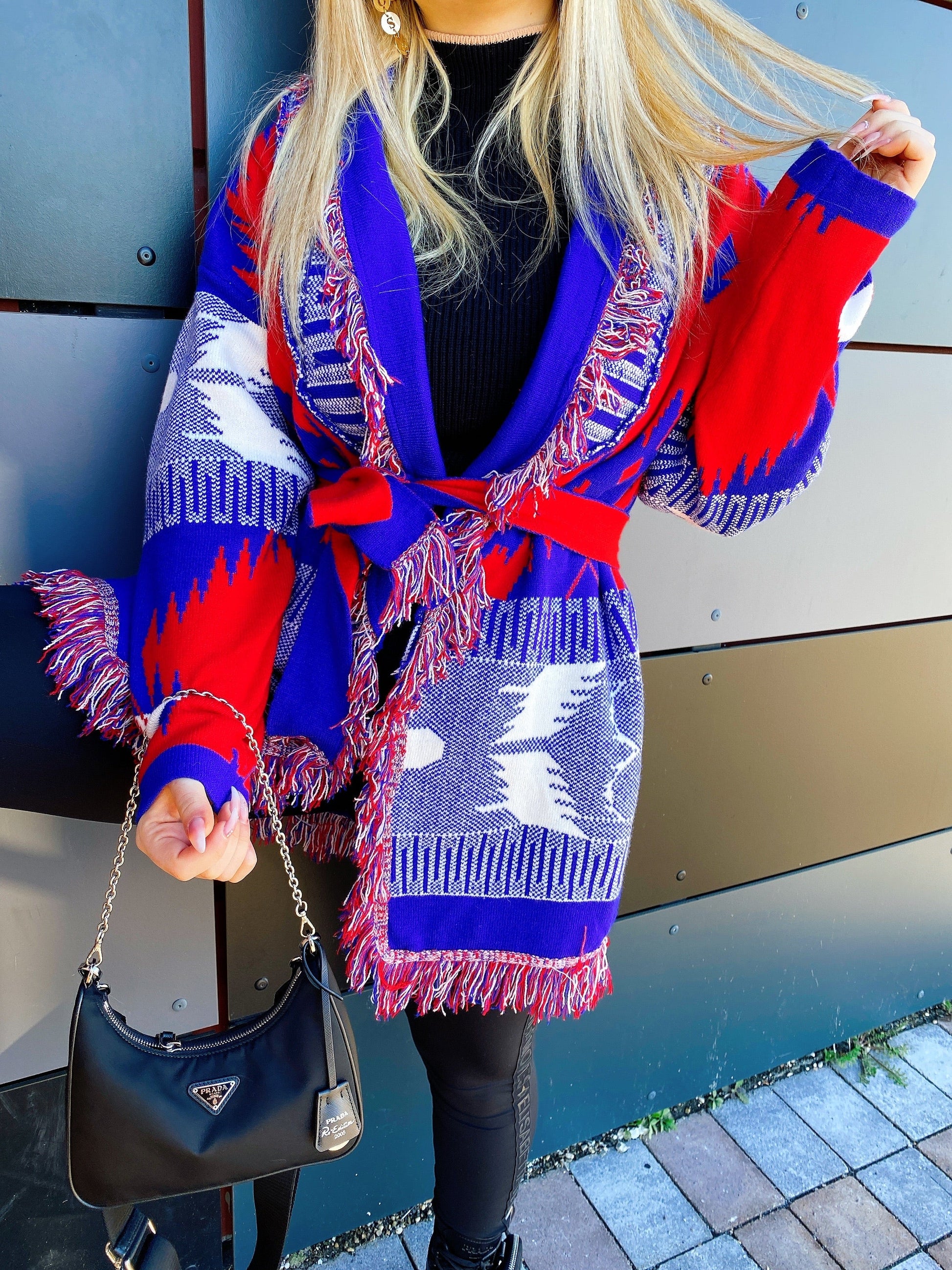 Cardigan frange e cinta rosso blu