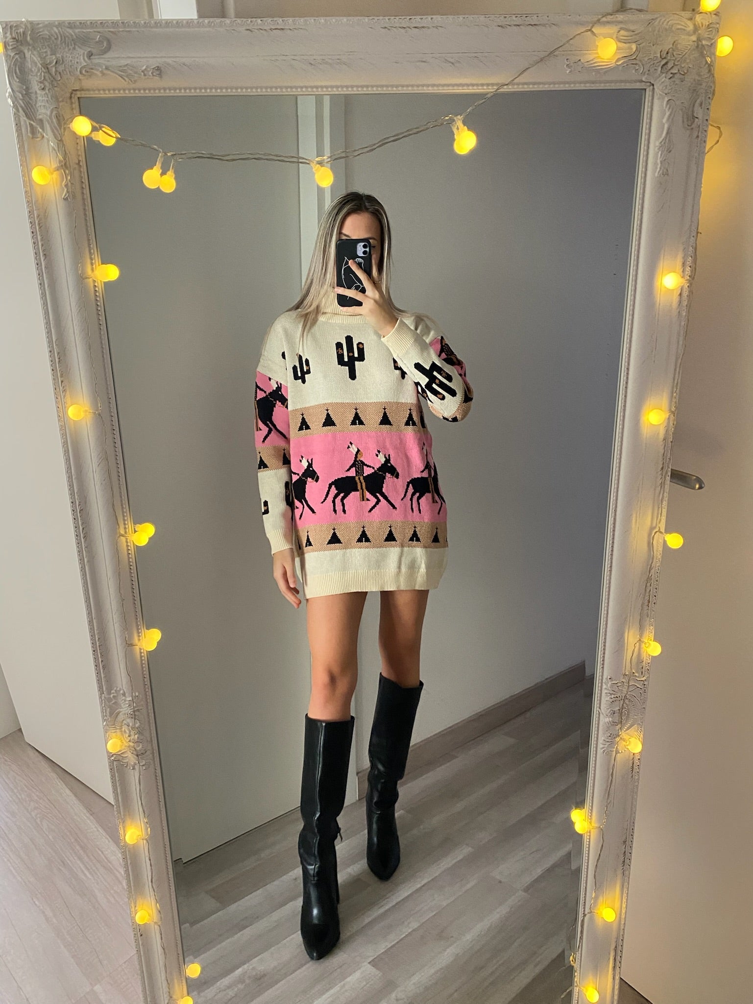 Maxi maglione collo alto con cavalli base Fuxia