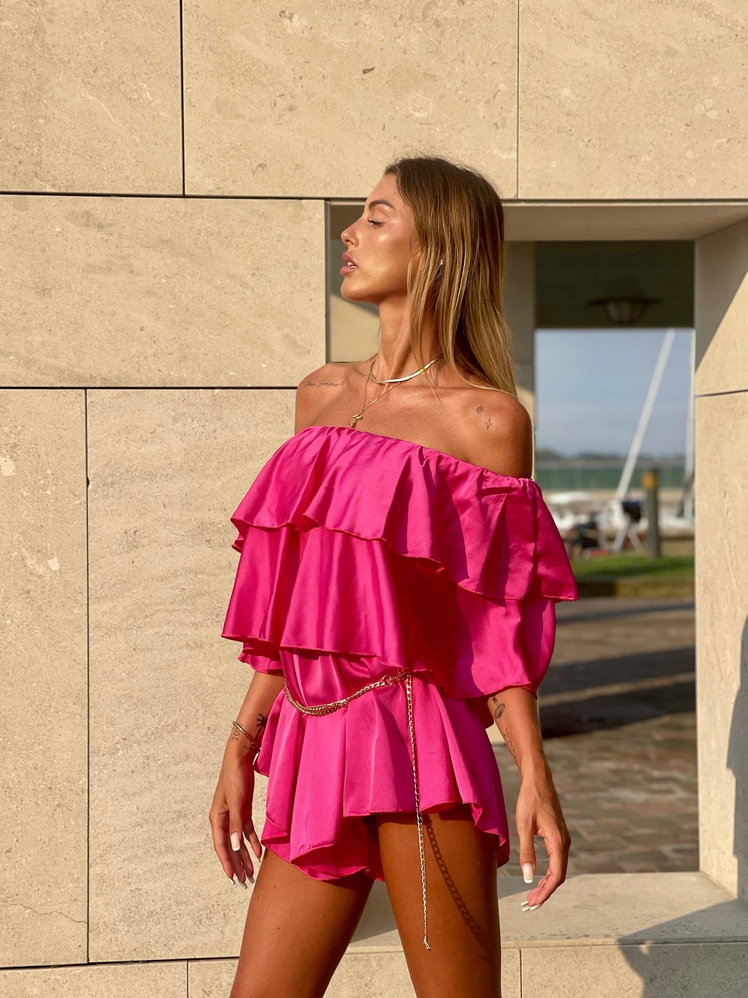 Tutina Fuxia scollo a barchetta e balze