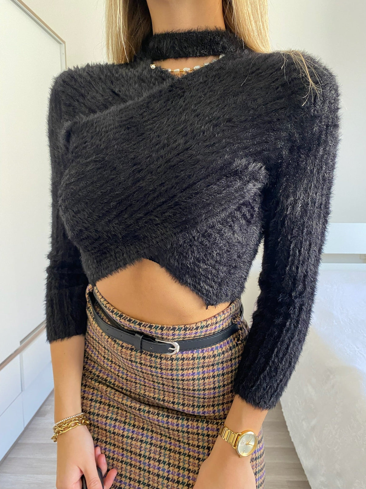Maglioncino morbidissimo nero con choker
