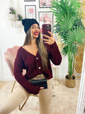Maglione a trecce bordeaux con bottoni gioiello