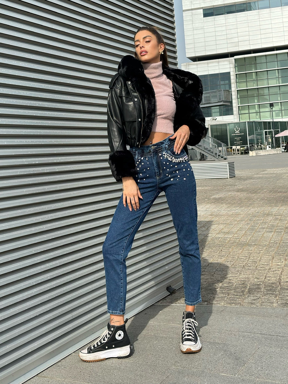 Giaccone in ecopelle nero con pelo