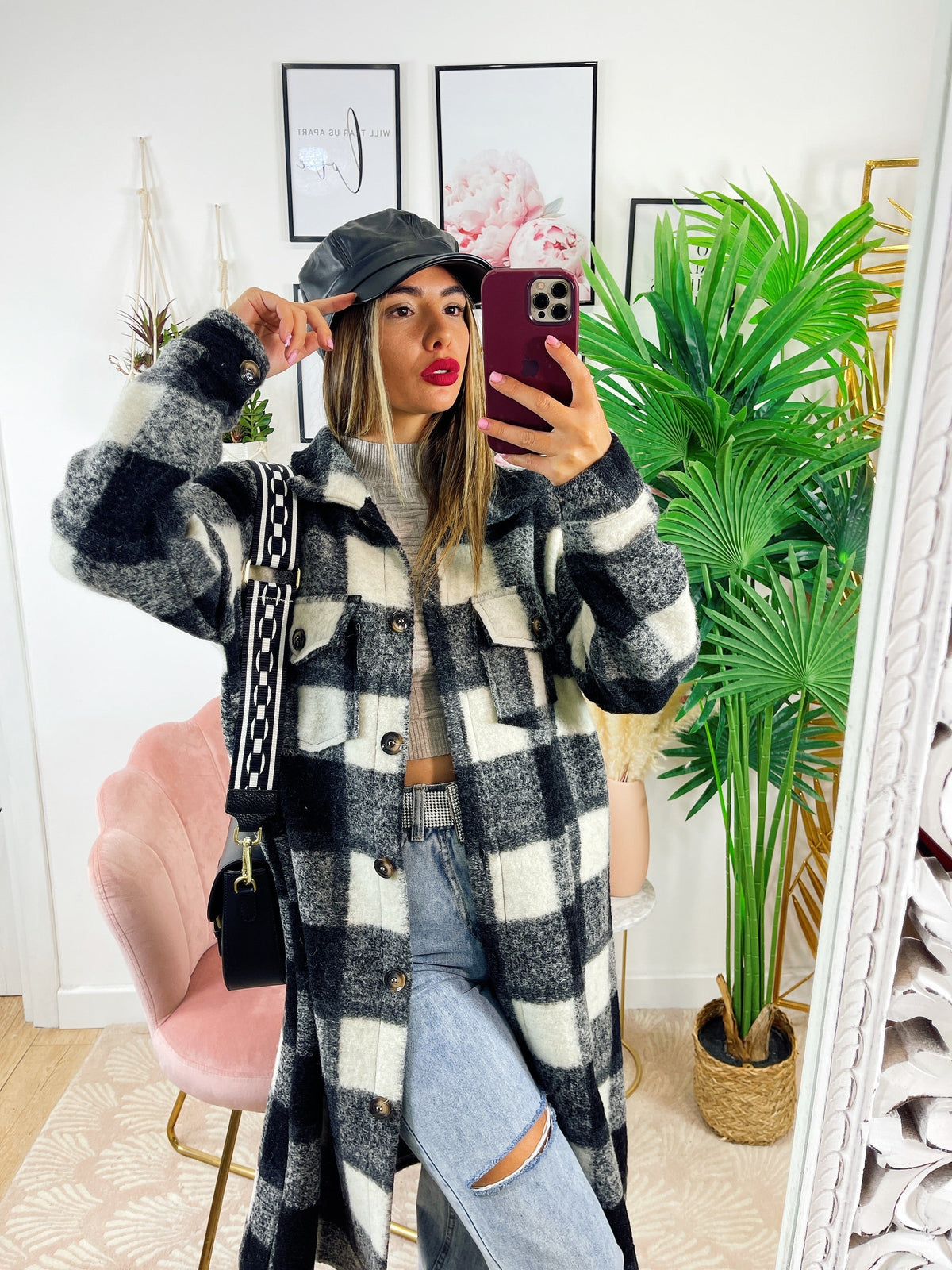 Cappello in eco pelle con visiera