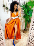 Abito in raso con maxi spacco arancione