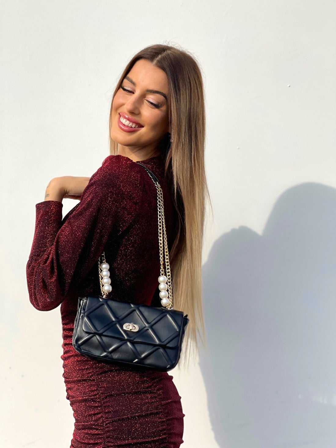 Borsa nera con perle