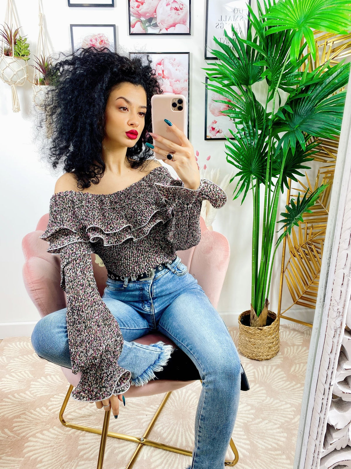 Blusa con rouge e fiorellini