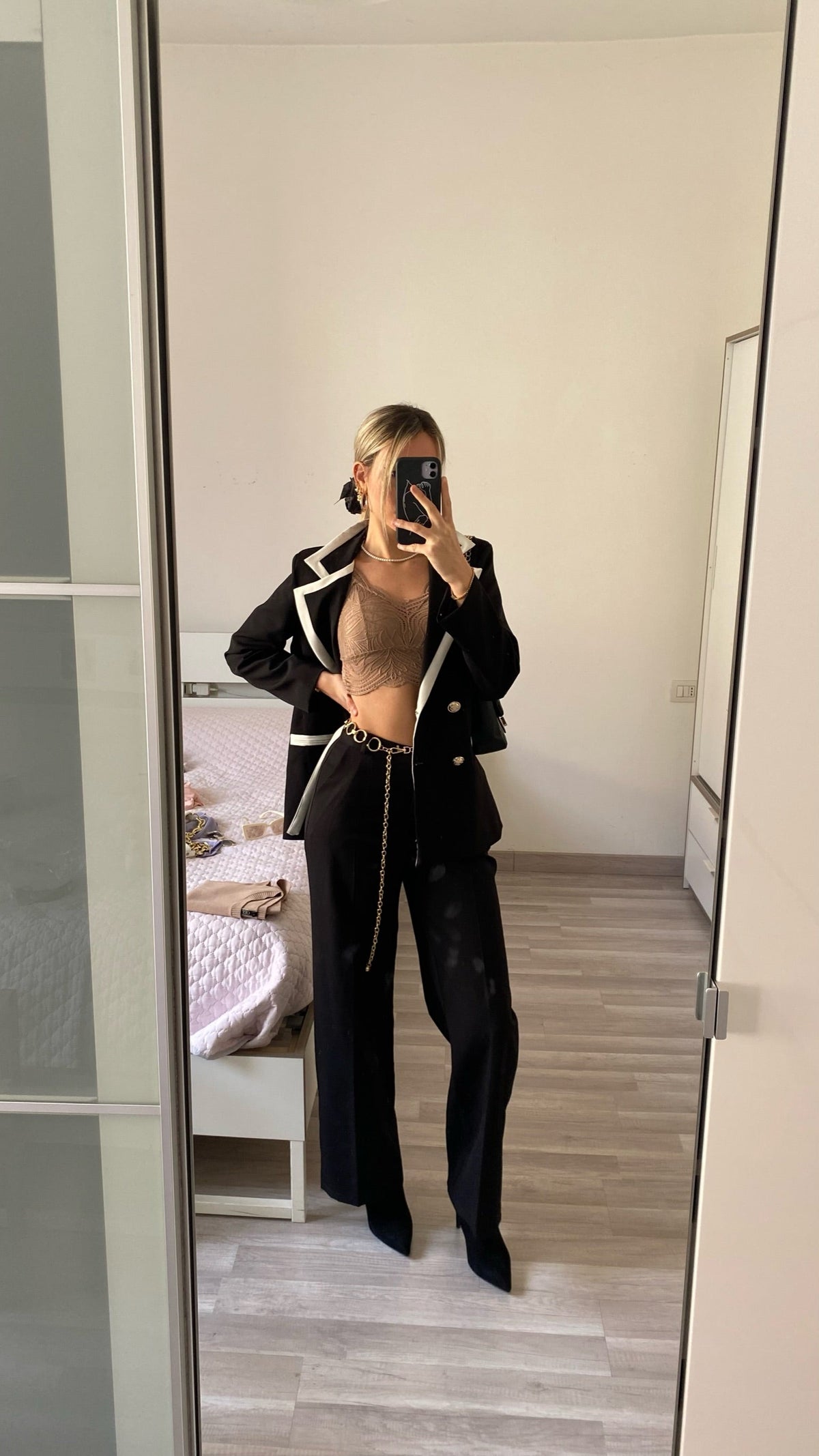 Completo giacca e pantalone nero e bianco