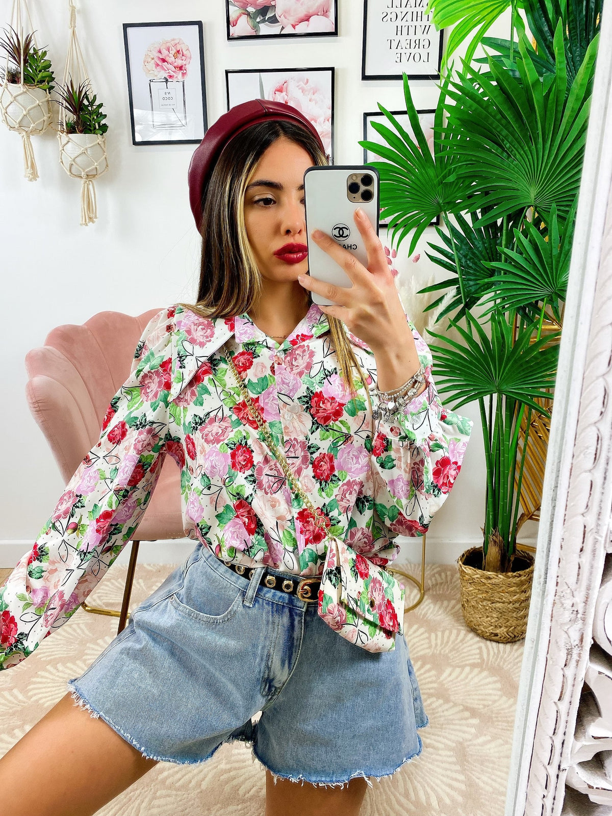 Camicia floreale con borsetta