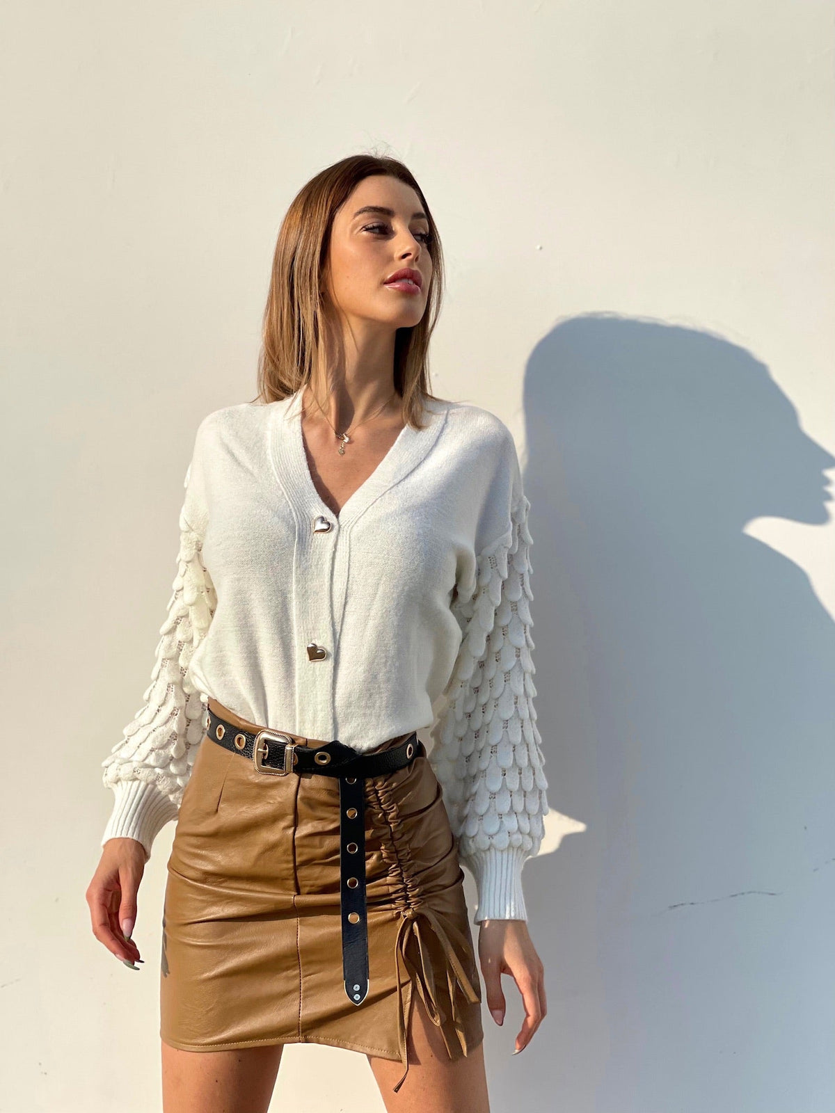 Maglione con onde e bottoni gioiello Bianco