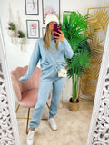 Completo maglia e pantalone celeste