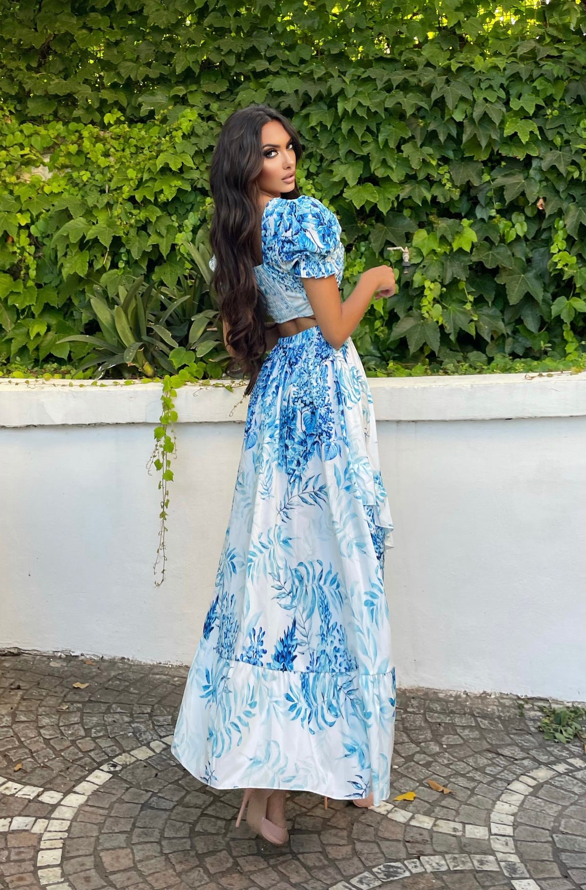 Abito lungo bianco fiori azzurri