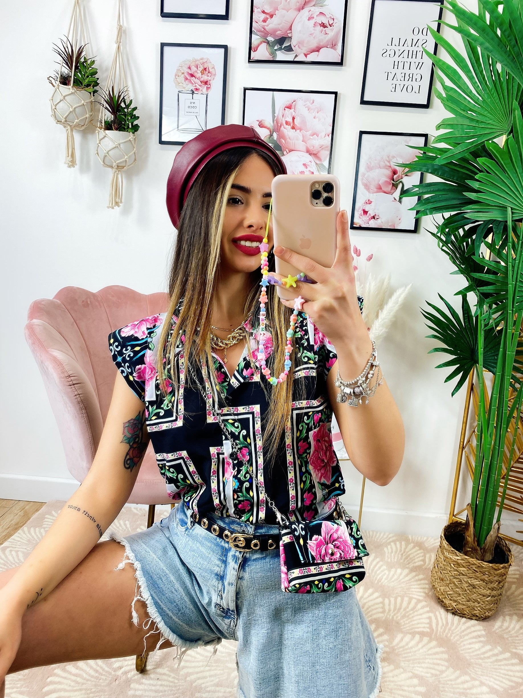Camicia smanicata con borsetta base Nera