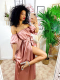 Abito in raso con maxi spacco rosa