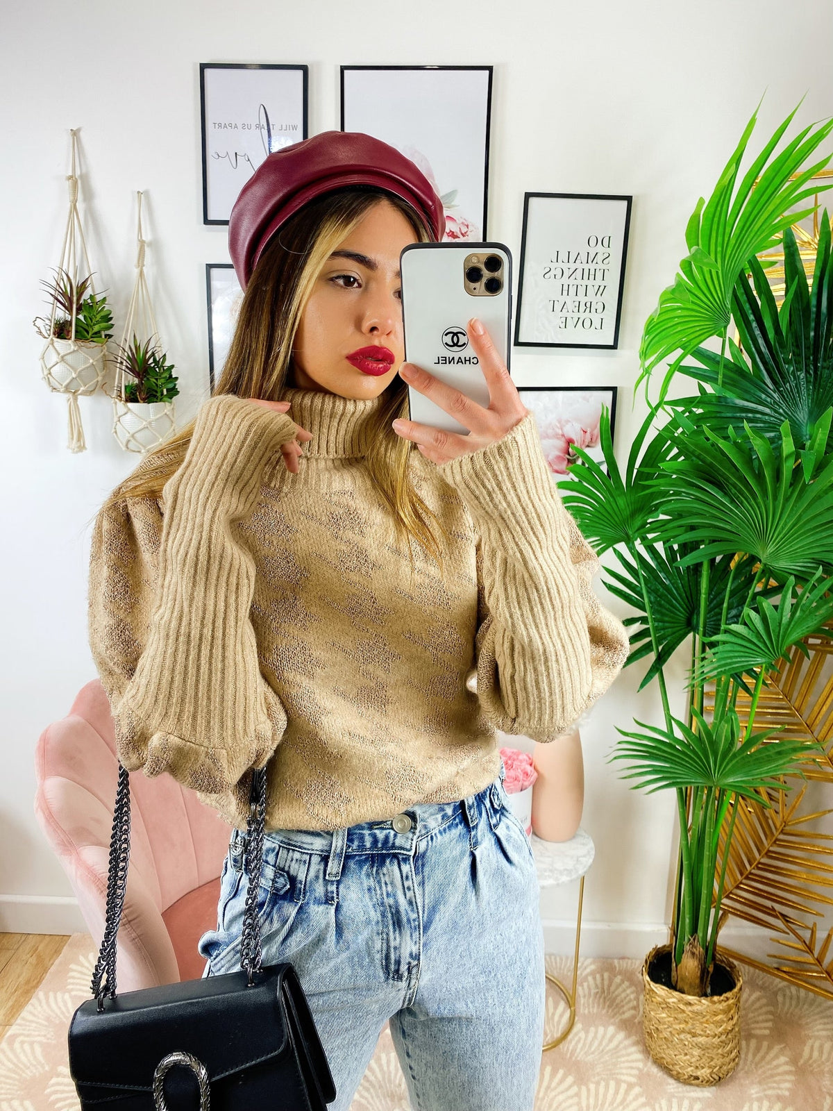 Maglione collo alto beige e oro