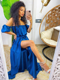 Abito in raso lungo con scollo a barchetta blu