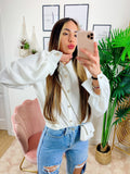 Camicia bianca con bottoni gold e borsetta