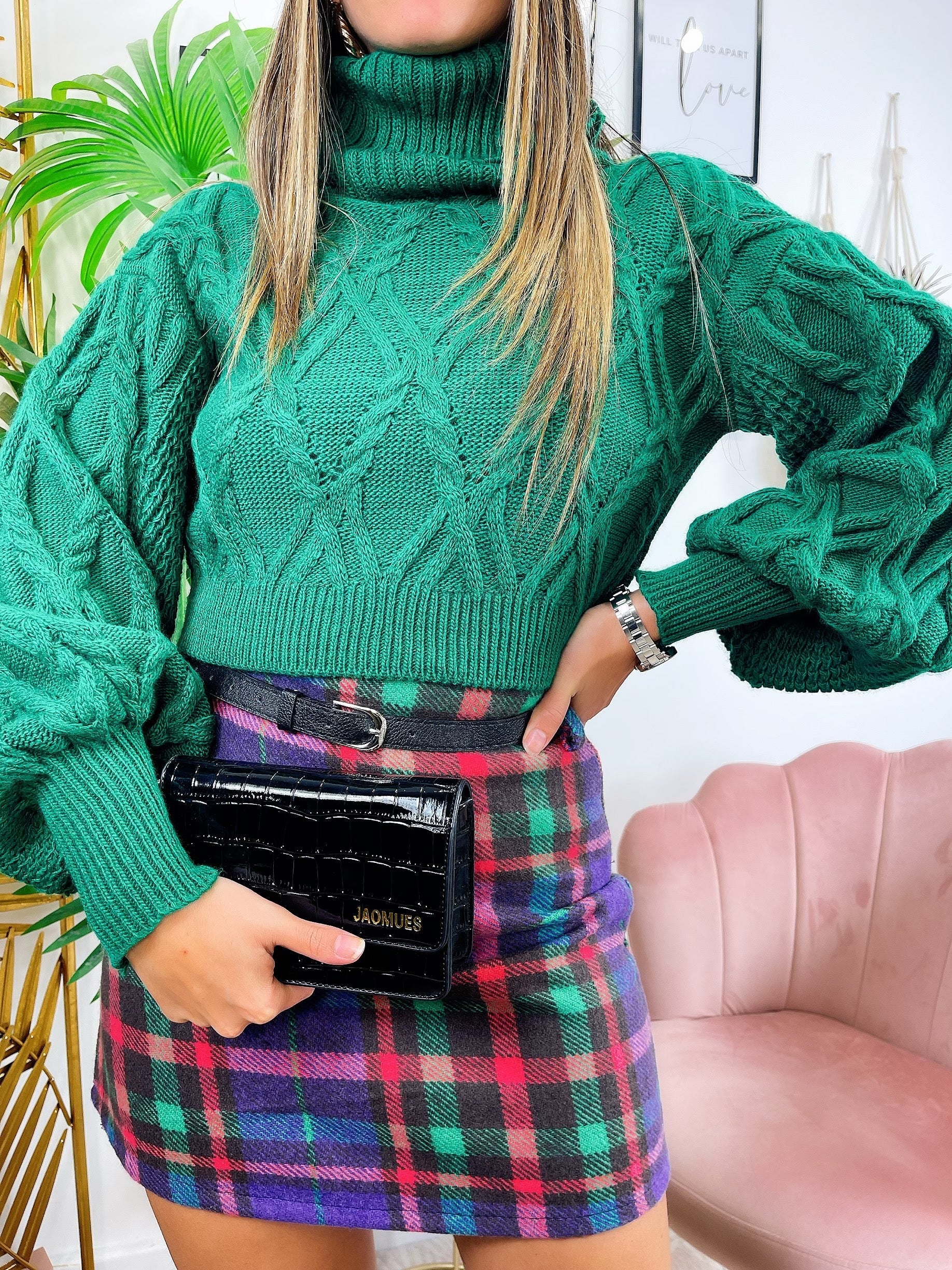 Maglione con collo alto e trecce crop verde