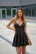 Abito in raso nero corto