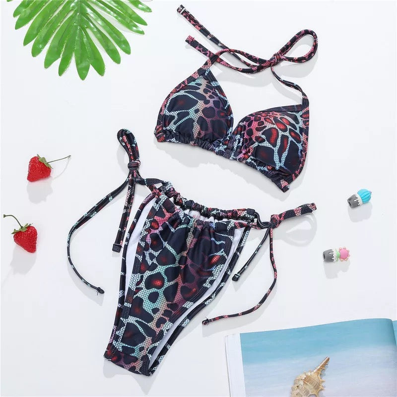 Bikini tre pezzi leopardato compresa t-shirt